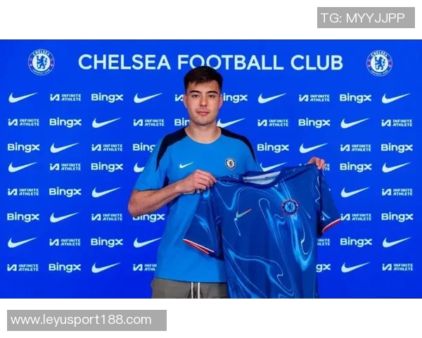 切尔西正式激活条款召回20岁后卫安塞尔米诺重返球队助力新赛季